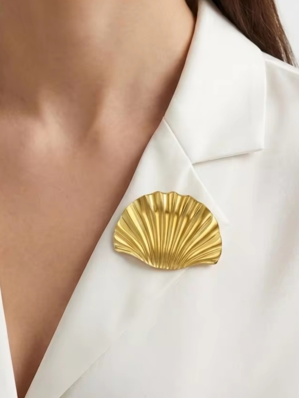 New Shell Brooch Gold Nautical fanned, ribbed Pin Accessory • NWOT
